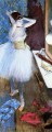 bailarina en su camerino Edgar Degas